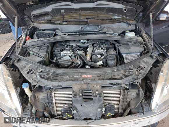 2011 Mercedes-Benz R 350 with VIN 4JGCB2FE4BA134590, listed as a Copart auction lot 61675805 with 263,118 mi miles and Salvage title. Bid and sale history available at DreamBid. Image 12.