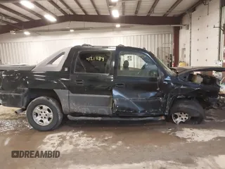 2003 Chevrolet Avalanche z VIN 3GNEK13T63G292241, wystawiony jako IAAI lot #41211184 z przebiegiem 258 158 mil mil oraz . Historia ofert i sprzedaży dostępna na DreamBid. Obrazek 13.