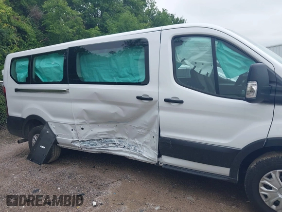 2025 Ford Transit Passenger XL with VIN 1FBAX2Y89SKA20118, listed as a IAAI auction lot 42426401 with 9,451 mi miles and . Bid and sale history available at DreamBid. Image 13.