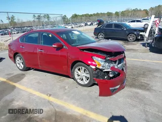 2015 Nissan Altima S with VIN 1N4AL3AP7FN300483, listed as a IAAI auction lot 41814182 with 30,446 mi miles and . Bid and sale history available at DreamBid. Image 1.