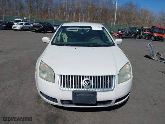 2008 Mercury Milan with VIN 3MEHM07Z08R659587, listed as a IAAI auction lot 41770700 with 119,594 mi miles. Bid and sale history available at carsss.com. Image 12.