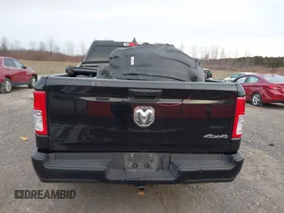 2019 Ram 1500 Tradesman с VIN 1C6SRFCT6KN743475, выставлен на аукционе IAAI как лот 41015557 с пробегом 77 435 миль миль и . История ставок и продаж доступна на DreamBid. Изображение 17.