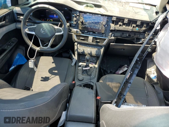 2022 Volkswagen Taos SE z VIN 3VVLX7B27NM062985, wystawiony jako Copart lot #51644395 z przebiegiem 41 883 mil mil oraz Szkody całkowita. Historia ofert i sprzedaży dostępna na DreamBid. Obrazek 8.