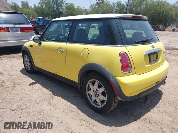 2006 MINI Hardtop с VIN WMWRC33576TK65655, выставлен на аукционе IAAI как лот 42453780 с пробегом 42 960 миль миль и . История ставок и продаж доступна на DreamBid. Изображение 3.