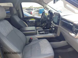2021 Ford F-150 XL z VIN 1FTEW1CP2MKD90239, wystawiony jako IAAI lot #42342376 z przebiegiem 78 025 mil mil oraz . Historia ofert i sprzedaży dostępna na DreamBid. Obrazek 5.