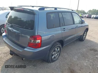 2005 Toyota Highlander z VIN JTEEP21A150084868, wystawiony jako IAAI lot #42421690 z przebiegiem 221 692 mil mil oraz . Historia ofert i sprzedaży dostępna na DreamBid. Obrazek 4.