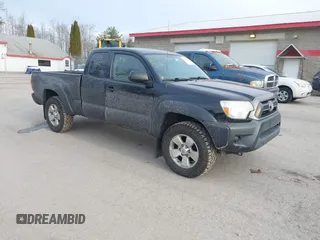 2014 Toyota Tacoma with VIN 5TFUU4EN3EX097954, listed as a IAAI auction lot 41334386 with 184,329 mi miles and . Bid and sale history available at DreamBid. Image 1.