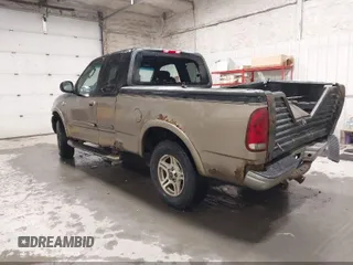2003 Ford F-150 XL z VIN 1FTRX18L73NA93596, wystawiony jako IAAI lot #42069903 z przebiegiem 283 361 mil mil oraz . Historia ofert i sprzedaży dostępna na DreamBid. Obrazek 3.