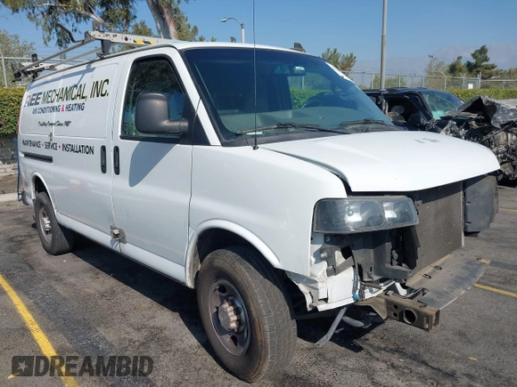 2018 Chevrolet Express Cargo with VIN 1GCWGAFP3J1343798, listed as a IAAI auction lot 40219592 with 121,288 mi miles and . Bid and sale history available at DreamBid. Image 1.
