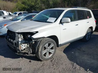 2013 Toyota Highlander Limited with VIN 5TDYK3EH8DS136795, listed as a IAAI auction lot 41642332 with 155,261 mi miles. Bid and sale history available at carsss.com. Image 17.