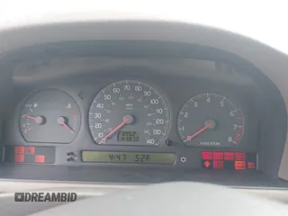 1999 Volvo S70 z VIN YV1LS55AXX1584296, wystawiony jako IAAI lot #41171386 z przebiegiem 163 872 mil mil oraz . Historia ofert i sprzedaży dostępna na DreamBid. Obrazek 7.