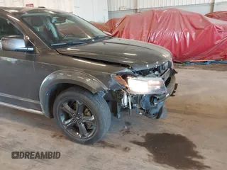 2019 Dodge Journey Crossroad z VIN 3C4PDCGG9KT717767, wystawiony jako IAAI lot #42179967 z przebiegiem 98 686 mil mil oraz . Historia ofert i sprzedaży dostępna na DreamBid. Obrazek 20.