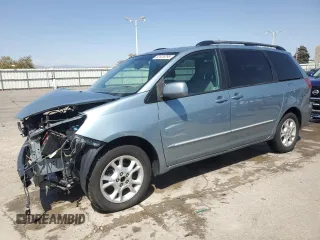 2005 Toyota Sienna XLE with VIN 5TDBA22C85S052389, listed as a Copart auction lot 52626295 with 221,755 mi miles and Salvage title. Bid and sale history available at DreamBid. Image 1.