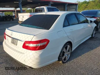 2011 Mercedes-Benz E-Class E 350 Luxury with VIN WDDHF5GB0BA474801, listed as a IAAI auction lot 41987098 with 163,360 mi miles. Bid and sale history available at carsss.com. Image 4.