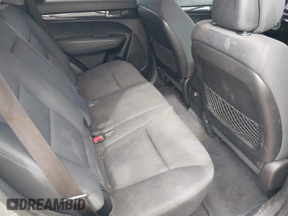 2011 Kia Sorento LX with VIN 5XYKTDA14BG141553, listed as a IAAI auction lot 42190896 with 212,690 mi miles and . Bid and sale history available at carsss.com. Image 8.