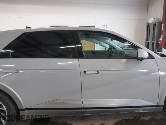 2022 Hyundai IONIQ 5 Limited with VIN KM8KRDAF1NU118451, listed as a IAAI auction lot 41718666 with 30,738 mi miles. Bid and sale history available at carsss.com. Image 14.