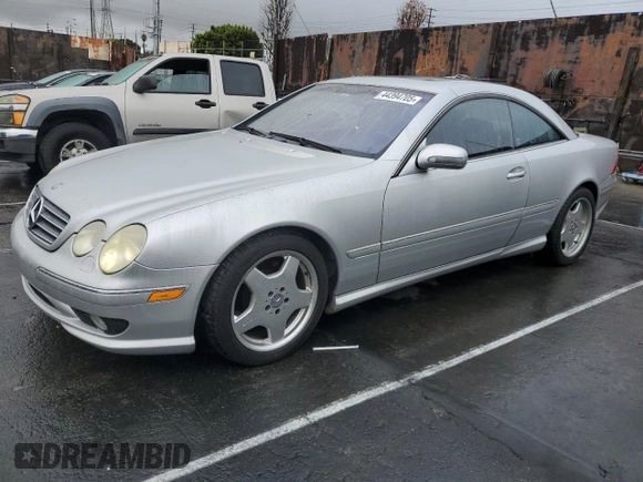 2002 Mercedes-Benz CL AMG z VIN WDBPJ73J52A024668, wystawiony jako Copart lot #44394705 z przebiegiem Nie podano mil oraz Czysty tytuł • Clean title. Historia ofert i sprzedaży dostępna na DreamBid. Obrazek 1.