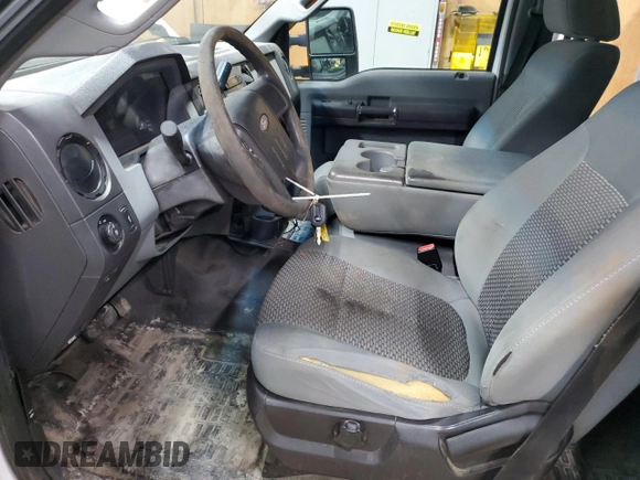 2011 Ford F-250 XL z VIN 1FT7W2B63BEC08342, wystawiony jako Copart lot #53965655 z przebiegiem 207 765 mil mil oraz Czysty tytuł • Clean title. Historia ofert i sprzedaży dostępna na DreamBid. Obrazek 7.
