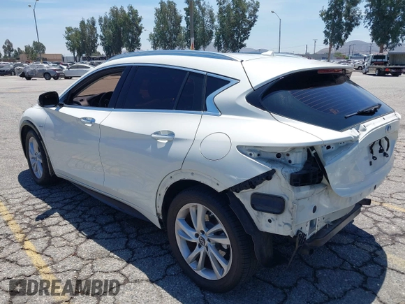 2018 Infiniti QX30 Premium z VIN SJKCH5CP5JA006199, wystawiony jako IAAI lot #42673215 z przebiegiem 107 294 mil mil oraz . Historia ofert i sprzedaży dostępna na DreamBid. Obrazek 3.