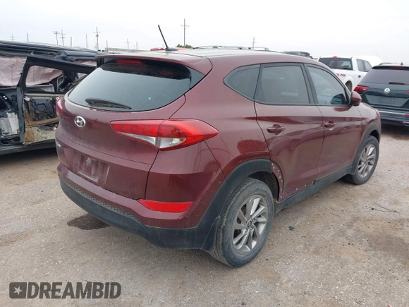 2017 Hyundai Tucson SE z VIN KM8J23A47HU431498, wystawiony jako IAAI lot #42425577 z przebiegiem 83 014 mil mil oraz . Historia ofert i sprzedaży dostępna na DreamBid. Obrazek 4.