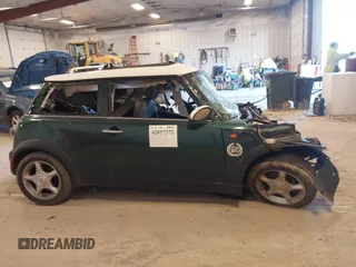 2004 MINI Hardtop with VIN WMWRC33494TC55068, listed as a IAAI auction lot 42057372 with Not provided miles and . Bid and sale history available at DreamBid. Image 13.