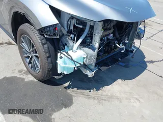 2025 Lexus NX 250 Premium z VIN 2T2GDCAZ1SC020537, wystawiony jako IAAI lot #42140775 z przebiegiem 2 349 mil mil oraz . Historia ofert i sprzedaży dostępna na DreamBid. Obrazek 19.
