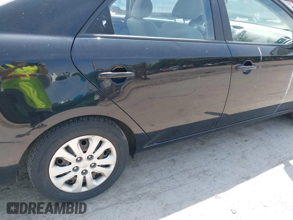 2010 Kia Forte EX z VIN KNAFU4A23A5183255, wystawiony jako IAAI lot #42167893 z przebiegiem 151 474 mil mil oraz . Historia ofert i sprzedaży dostępna na DreamBid. Obrazek 6.