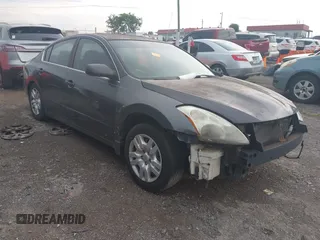 2012 Nissan Altima S z VIN 1N4AL2AP2CN457215, wystawiony jako IAAI lot #42456425 z przebiegiem 150 274 mil mil oraz . Historia ofert i sprzedaży dostępna na DreamBid. Obrazek 1.