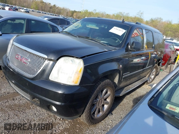 2011 GMC Yukon XL Denali with VIN 1GKS1MEF7BR271098, listed as a IAAI auction lot 42064073 with 218,601 mi miles. Bid and sale history available at carsss.com. Image 2.