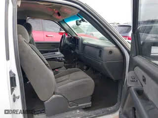 2003 Chevrolet Silverado 1500 LT with VIN 1GCEK19T43E337975, listed as a IAAI auction lot 41728590 with 237,476 mi miles. Bid and sale history available at carsss.com. Image 5.