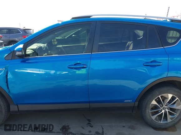 2016 Toyota RAV4 Hybrid XLE with VIN JTMRJREV5GD014170, listed as a IAAI auction lot 41822178 with 89,676 mi miles. Bid and sale history available at carsss.com. Image 14.