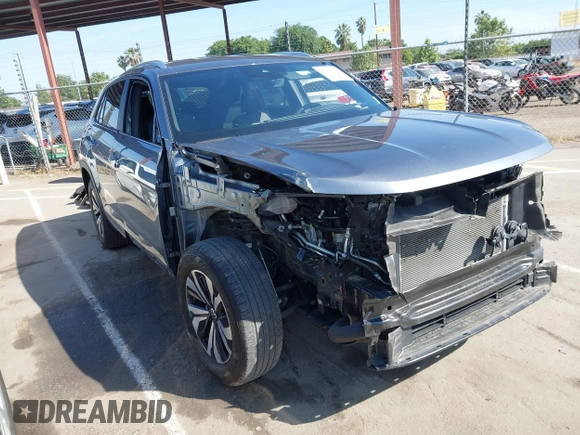 2024 Volkswagen Atlas SE z VIN 1V2LE2CA5RC225216, wystawiony jako IAAI lot #42156315 z przebiegiem 29 742 mil mil oraz . Historia ofert i sprzedaży dostępna na DreamBid. Obrazek 1.