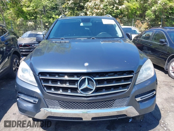 2012 Mercedes-Benz M ML 350 with VIN 4JGDA5HB6CA075264, listed as a IAAI auction lot 42059330 with 147,642 mi miles. Bid and sale history available at carsss.com. Image 6.