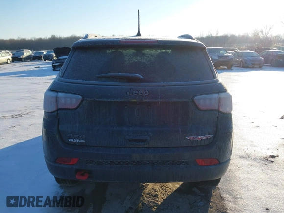 2018 Jeep Compass Trailhawk with VIN 3C4NJDDB4JT501774, listed as a IAAI auction lot 41537713 with 50,834 mi miles and . Bid and sale history available at carsss.com. Image 16.