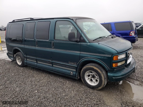 1998 GMC Savana Passenger with VIN 1GDFG15R5W1096726, listed as a Copart auction lot 83836574 with NaN miles and Salvage Title. Bid and sale history available at carsss.com. Image 4.