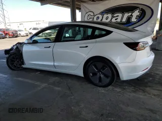 2023 Tesla Model 3 z VIN 5YJ3E1EA5PF395116, wystawiony jako Copart lot #62768205 z przebiegiem 25 285 mil mil oraz Szkoda całkowita • Salvage title. Historia ofert i sprzedaży dostępna na DreamBid. Obrazek 2.
