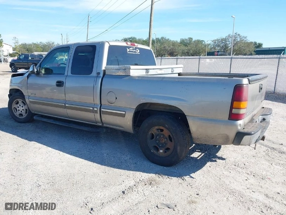 2001 Chevrolet Silverado 1500 LS with VIN 2GCEC19T911403528, listed as a IAAI auction lot 41432803 with 318,740 mi miles. Bid and sale history available at carsss.com. Image 3.