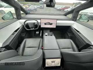 2024 Tesla Cybertruck с VIN 7G2CEHED5RA016390, выставлен на аукционе Copart как лот 61904105 с пробегом 10 211 миль миль и Чистый • Clean title. История ставок и продаж доступна на DreamBid. Изображение 8.