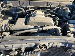2000 Toyota Tundra SR5 with VIN 5TBRT3416YS010746, listed as a Copart auction lot 41377025 with 252,142 mi miles and Salvage Title. Bid and sale history available at DreamBid. Image 11.