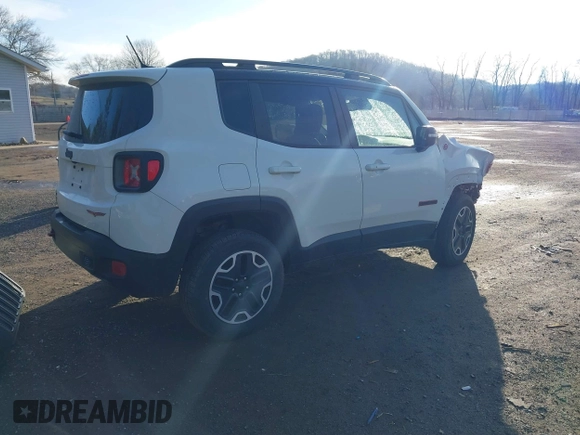 2017 Jeep Renegade Deserthawk z VIN ZACCJBCBXHPG50494, wystawiony jako IAAI lot #41858069 z przebiegiem 98 174 mil mil oraz . Historia ofert i sprzedaży dostępna na DreamBid. Obrazek 4.