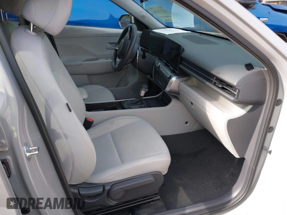 2025 Hyundai Kona SEL with VIN KM8HB3AB3SU215152, listed as a IAAI auction lot 42135218 with 21,664 mi miles and . Bid and sale history available at carsss.com. Image 5.