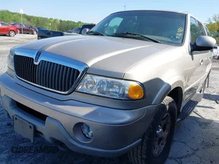 2002 Lincoln Navigator z VIN 5LMFU28R12LJ03421, wystawiony jako IAAI lot #41977604 z przebiegiem 192 807 mil mil oraz . Historia ofert i sprzedaży dostępna na DreamBid. Obrazek 2.