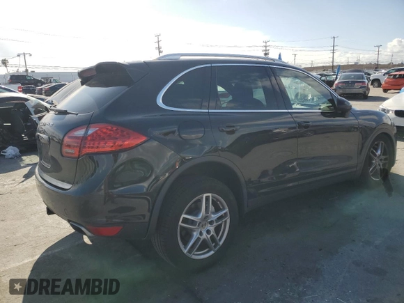 2012 Porsche Cayenne S z VIN WP1AB2A24CLA49620, wystawiony jako Copart lot #51384715 z przebiegiem Nie podano mil oraz Szkoda całkowita • Salvage title. Historia ofert i sprzedaży dostępna na DreamBid. Obrazek 3.