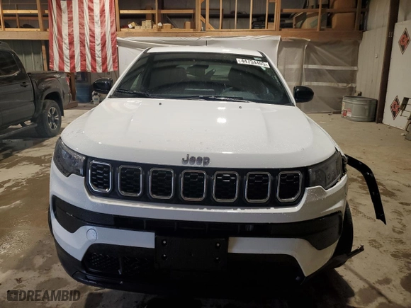 2024 Jeep Compass Sport with VIN 3C4NJDAN7RT104814, listed as a Copart auction lot 44734405 with 12,571 mi miles and Salvage Title. Bid and sale history available at carsss.com. Image 5.