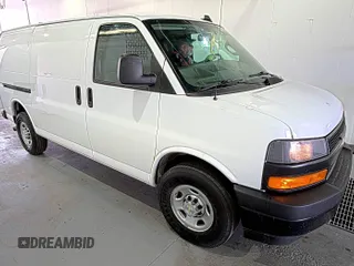 2022 Chevrolet Express Cargo z VIN 1GCWGAFP6N1271209, wystawiony jako IAAI lot #42187538 z przebiegiem 105 054 mil mil oraz . Historia ofert i sprzedaży dostępna na DreamBid. Obrazek 1.