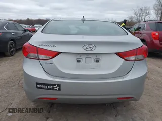 2013 Hyundai Elantra GLS z VIN 5NPDH4AE8DH274678, wystawiony jako IAAI lot #42038774 z przebiegiem 171 504 mil mil oraz . Historia ofert i sprzedaży dostępna na DreamBid. Obrazek 16.
