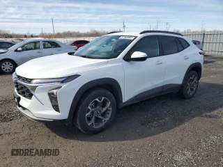 2025 Chevrolet Trax LT with VIN KL77LHE28SC026195, listed as a Copart auction lot 49676315 with 9,260 mi miles and Clean Title. Bid and sale history available at carsss.com. Image 1.
