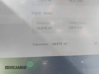 2022 Tesla Model Y Long Range z VIN 7SAYGAEE9NF574634, wystawiony jako IAAI lot #42040719 z przebiegiem 29 675 mil mil oraz . Historia ofert i sprzedaży dostępna na DreamBid. Obrazek 15.