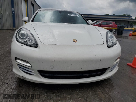 2012 Porsche Panamera z VIN WP0AA2A75CL071366, wystawiony jako Copart lot #59870805 z przebiegiem 126 489 mil mil oraz Szkoda całkowita • Salvage title. Historia ofert i sprzedaży dostępna na DreamBid. Obrazek 5.