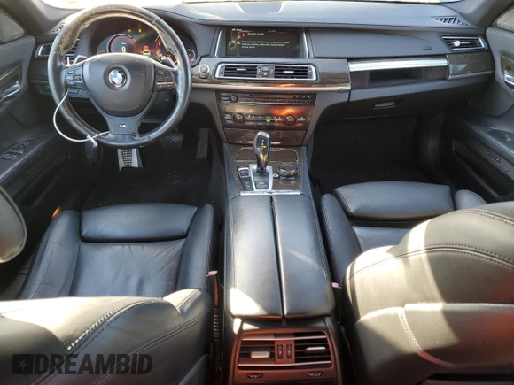 2014 BMW 7 Series ALPINA B7 z VIN WBAYE8C56ED136382, wystawiony jako Copart lot #43106485 z przebiegiem 87 601 mil mil oraz Tytuł czysty. Historia ofert i sprzedaży dostępna na DreamBid. Obrazek 8.